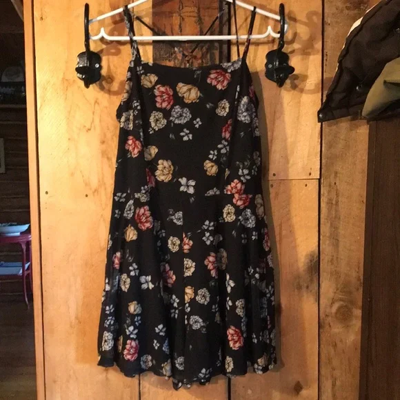 Mesh Floral Romper 🧚 - Picture 1 of 6